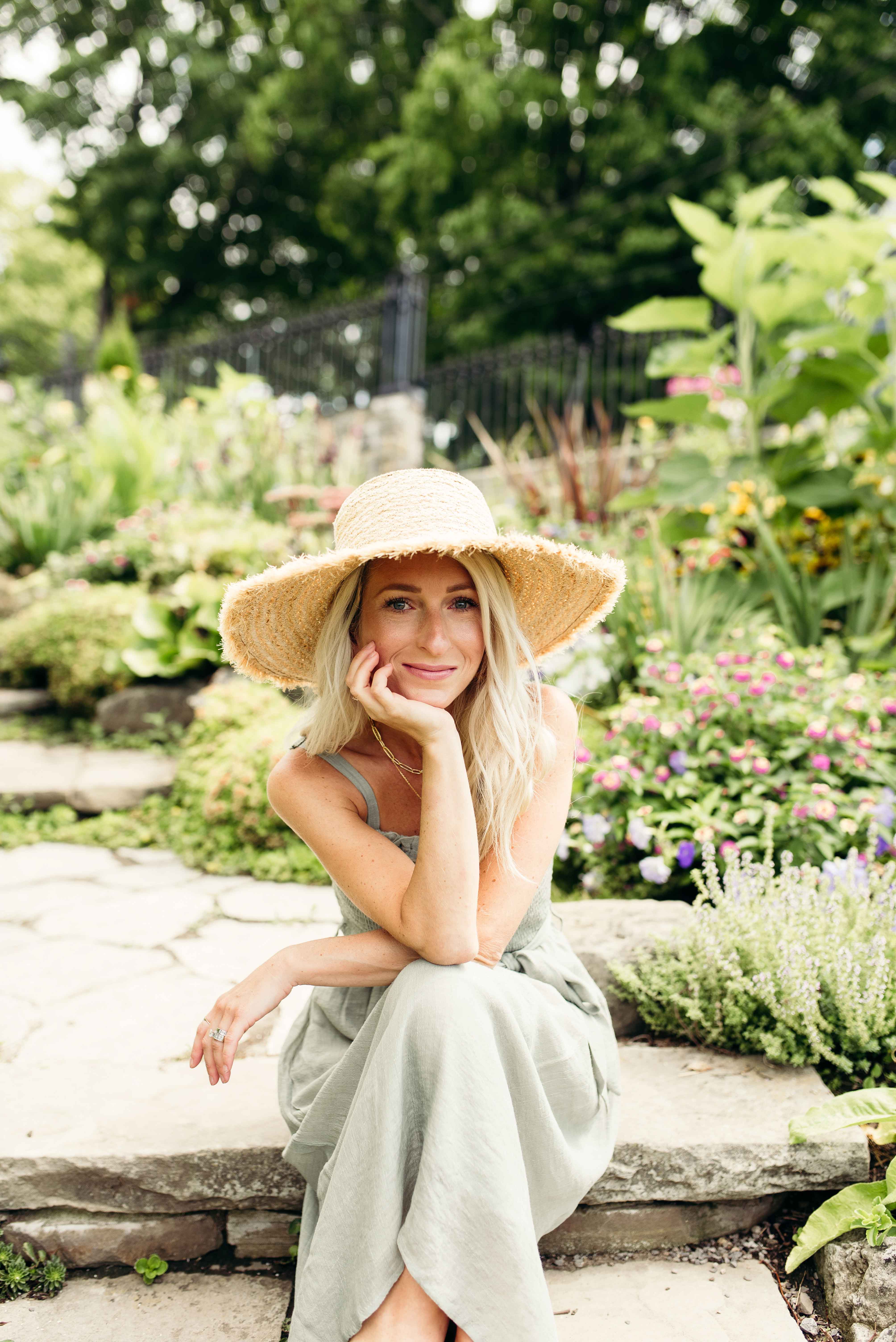 green dress